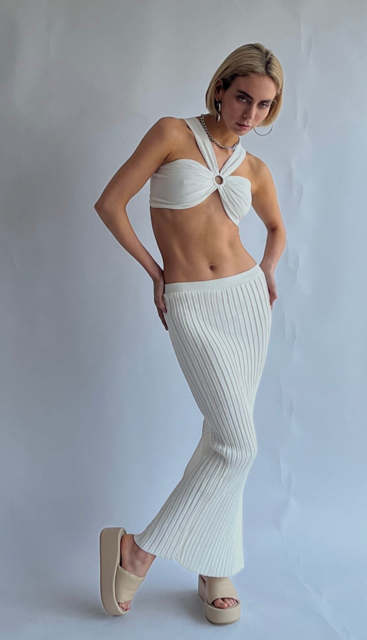 35 ROMINA - NUDE