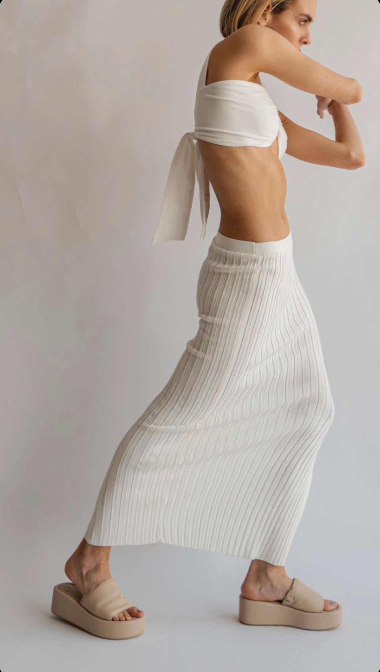 35 ROMINA - NUDE