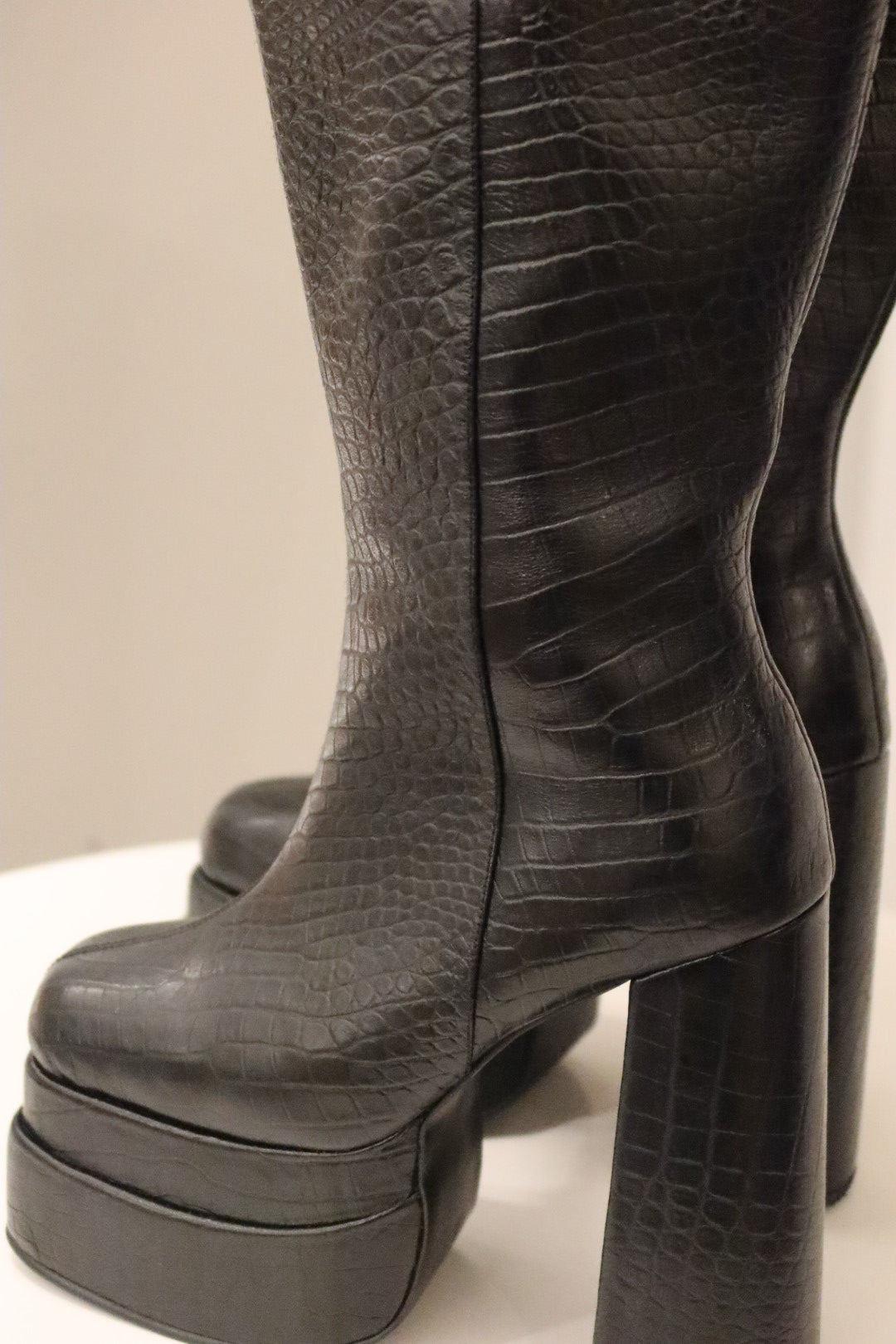 35 - MEGAN BOOTS