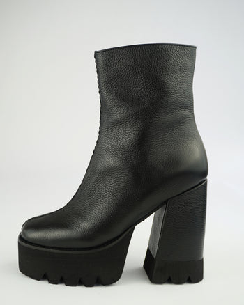 AMBER BOOTS