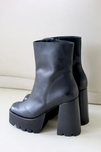 AMBER BOOTS